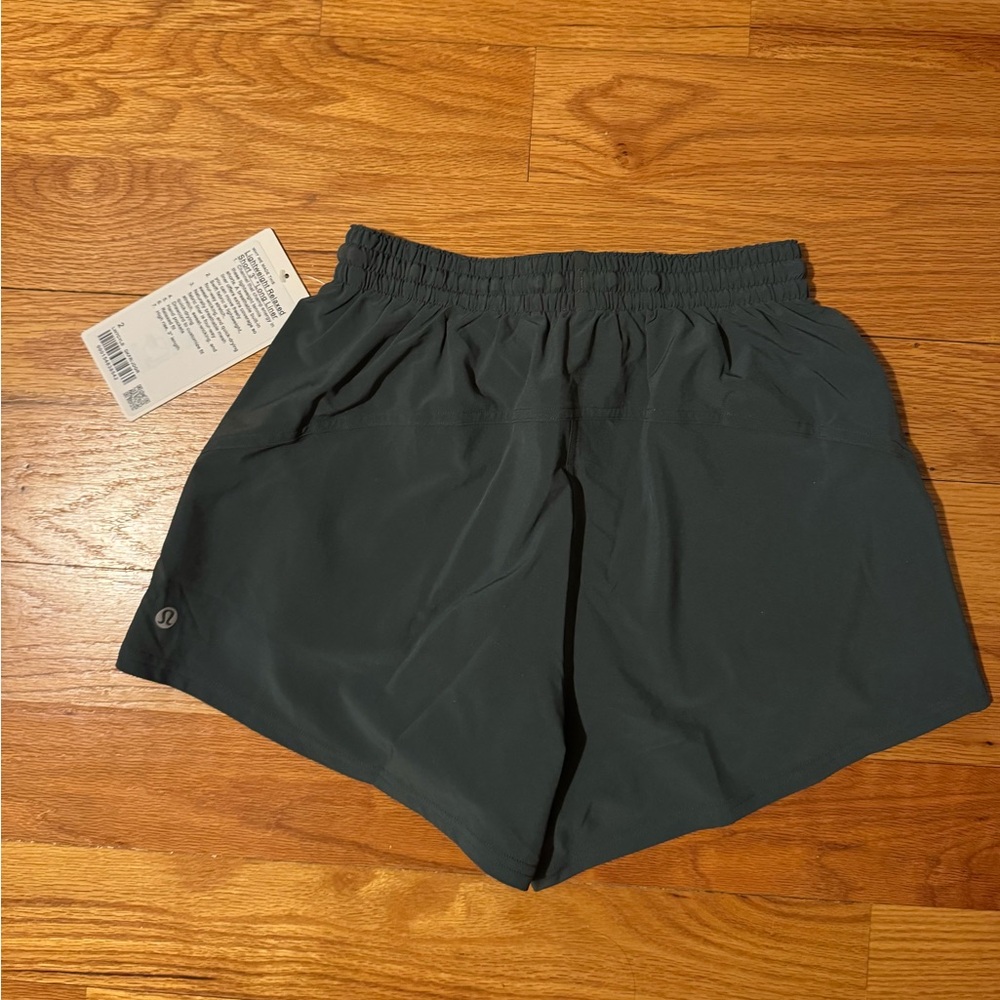 New lululemon Women's Court Rival High-Rise Short 3" size 2 - Picture 2 of 4